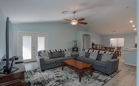 New! Family And Dog Friendly Maricopa Home With Grill & Patio
